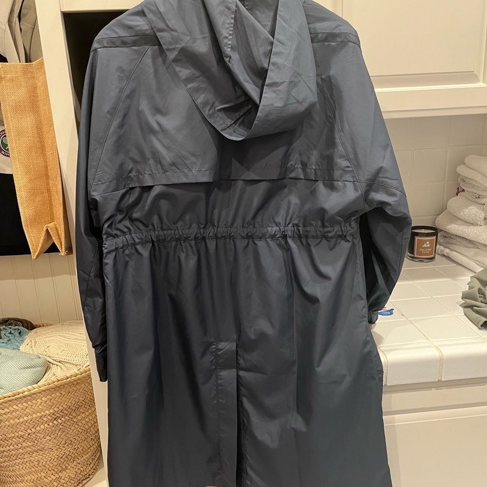 ASICS women’s rain‎ coat - Picture 2 of 8